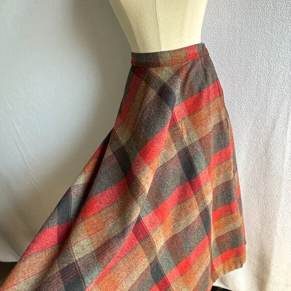 Vintage 1970s Red Plaid Flared Wool Skirt 22 Waist - Picture 4 of 6